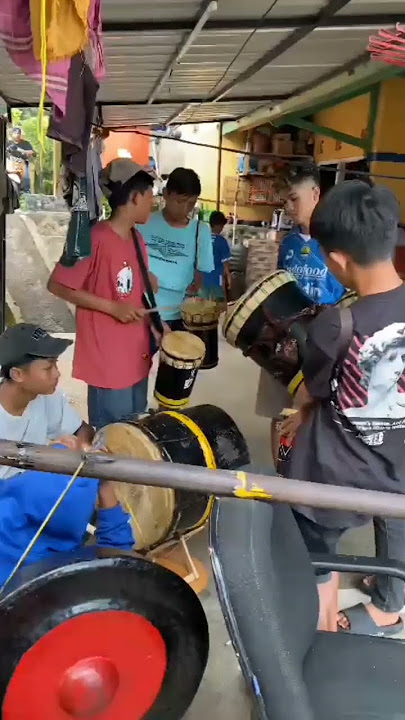 latihan versi dangdutan seni reak mekar wangi