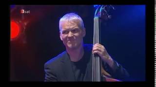 Video voorbeeld van "The Masquerade [Jazz Baltica 2003] - Pat Metheny, Michael Brecker, Esbjörn Svensson Trio"