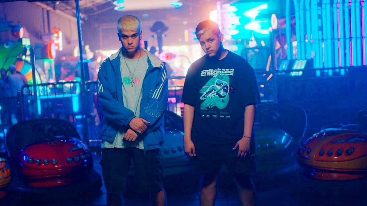 Guarda Lautaro López, Tygas - Bésame (Video Oficial) su YouTube Guarda Lautaro López, Tygas - Bésame (Video Oficial) su YouTube