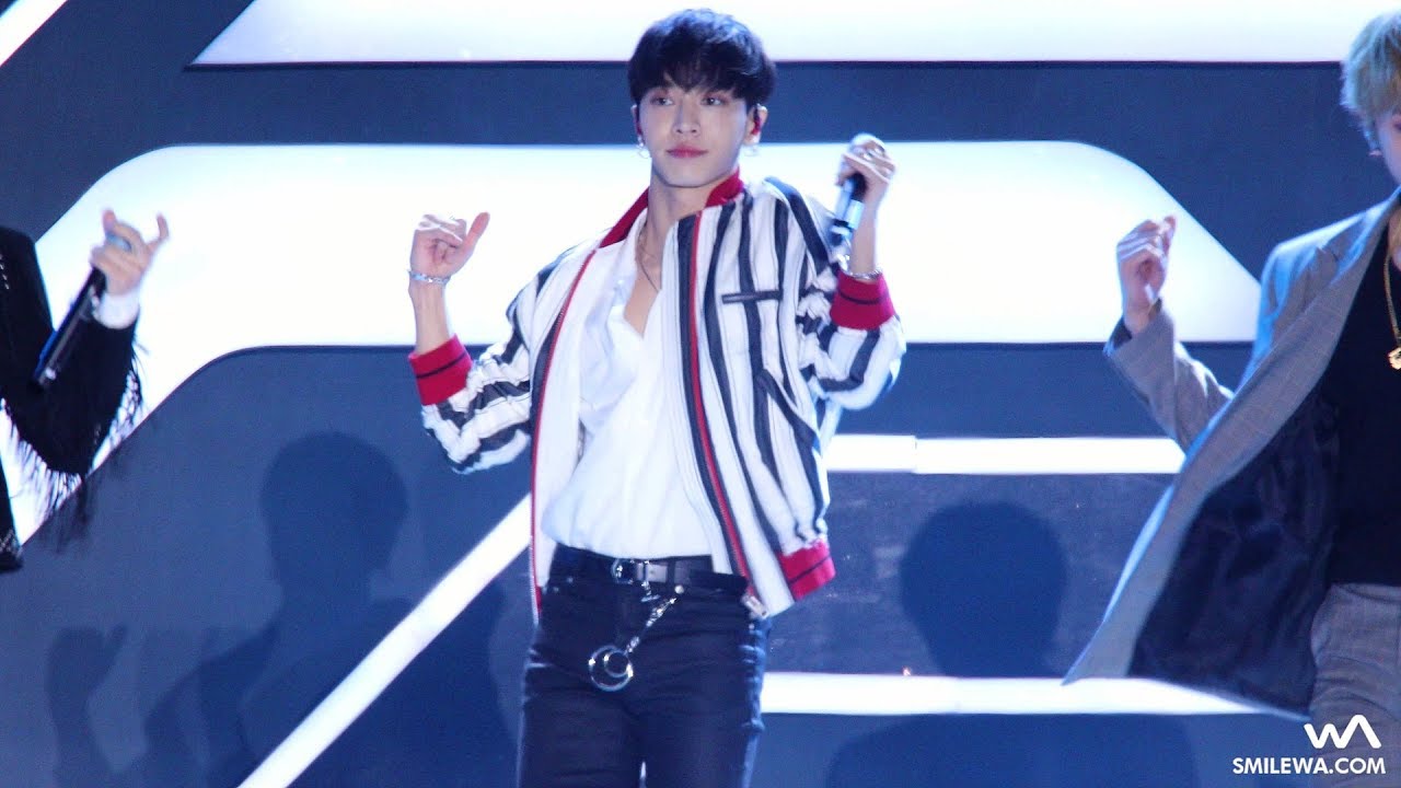 170930 하이라이트 (Highlight) '얼굴 찌푸리지 말아요' 이기광 4K 직캠 @피버 페스티벌 4K Fancam by -wA-