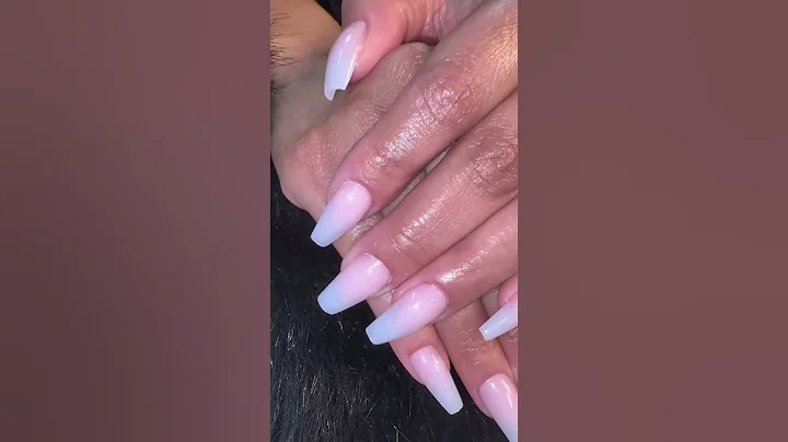 On call 24/7 w deposit 702.769.3136 #vegaslocal #sculptednails #thenaturallook #Thinnails # #luxury