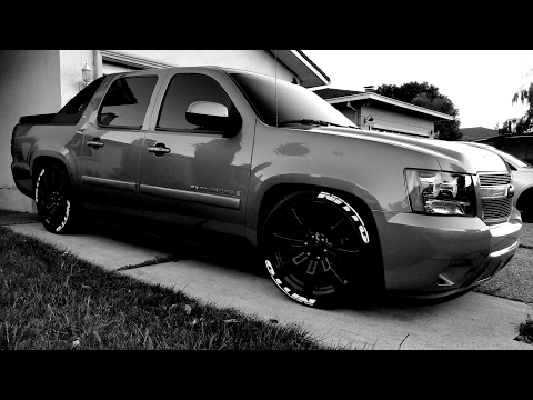 08 Avalanche On Denali 22s,3/5 Drop,with Nitto Tires,kicker Subs,flowmasters