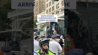 Watch Knicks superfan Spike lee arrive at parade