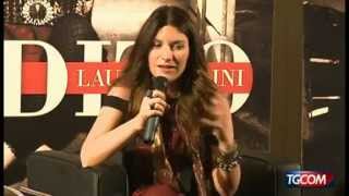 Laura Pausini Canta "Beautiful"