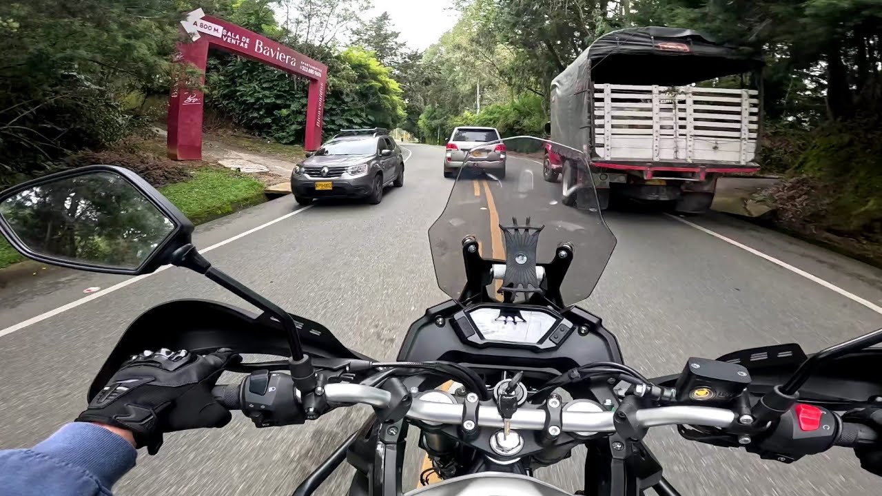 Pruebo la VOGE 300 RALLY en SUBIDA & CURVAS | MUY LENTA!? | Medina Motors 