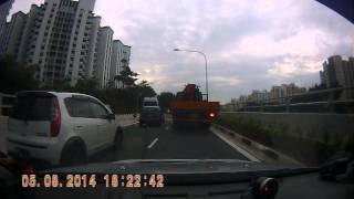 Lorry pushes Lady driver's car to drag