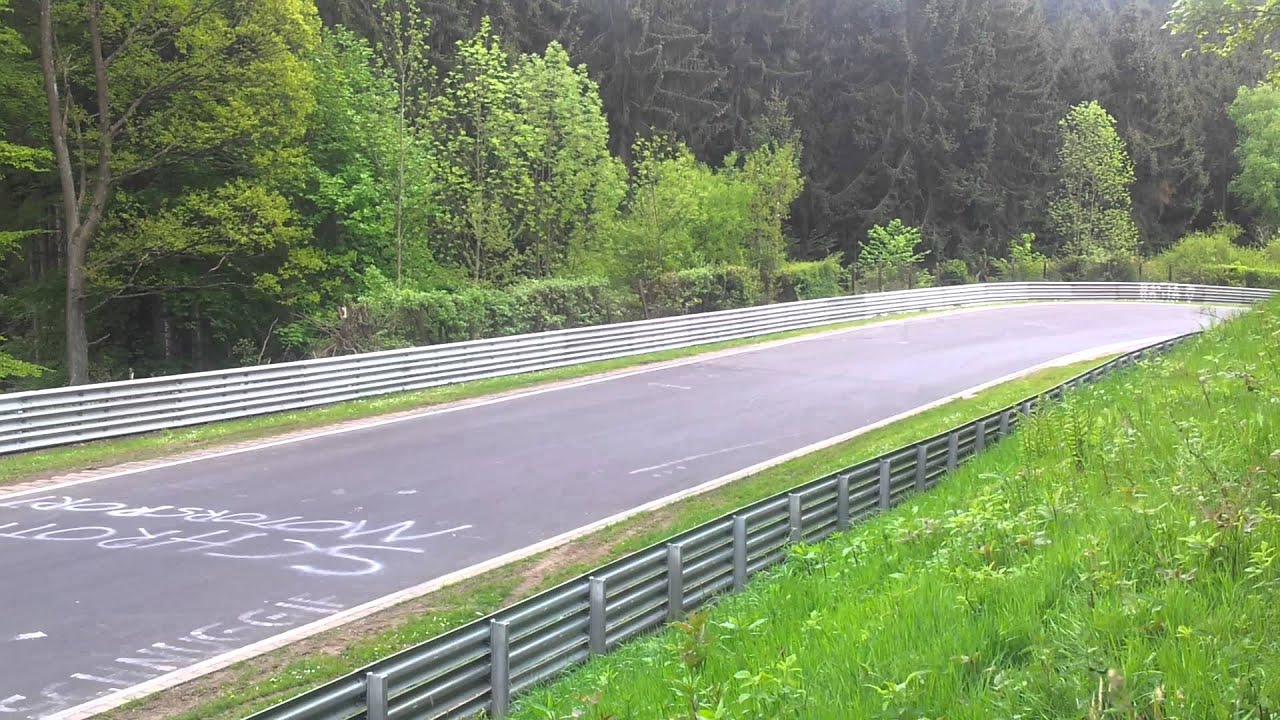 24 h Rennen Nürburgring 2013 Runde 1 YouTube