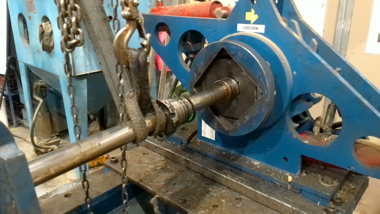 CAT 950 M STEERING CYLINDER SOCKET TOOL TO REMOVE PISTON NUT BREAKER PART 3