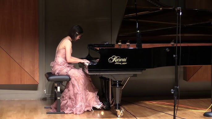 Men sikimni uning qiniga tiqdim