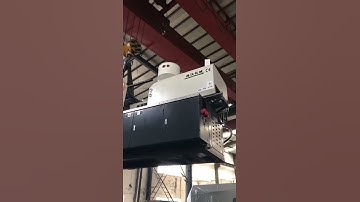 loading plastic injection molding machine
