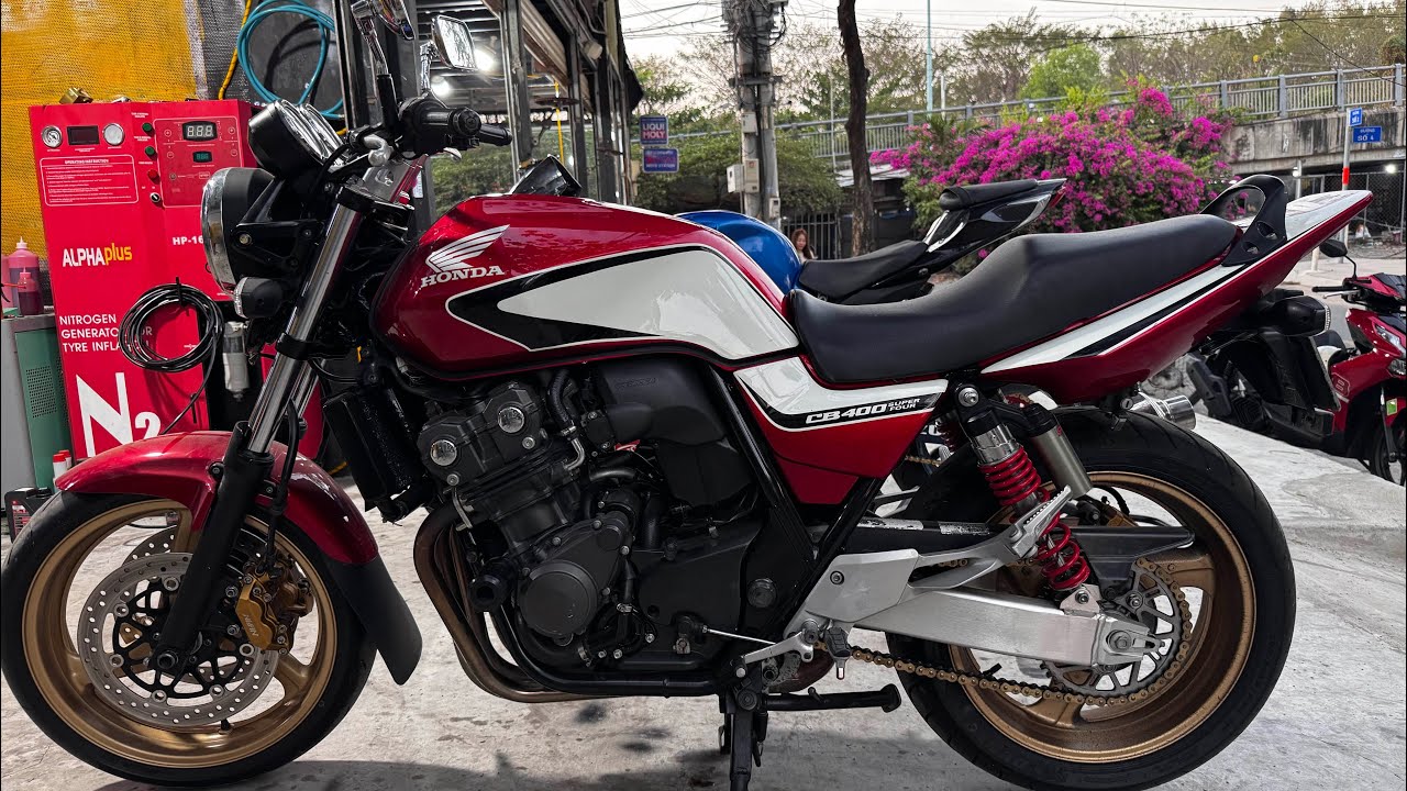 CB400 date 2014 chính chủ xe zin nguyên con giá chỉ 1xx
