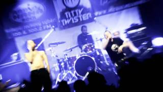 Atari Terror - 05 - Carramba - Live in Olomouc 2010-11-12