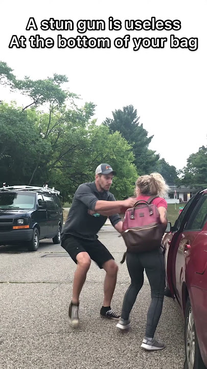 Self Defense: When To Use A Stun Gun