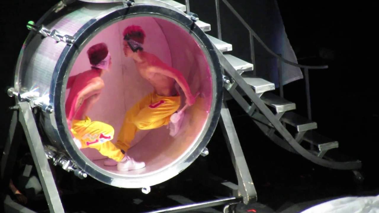 2NE1 IN TAIWAN (PARK BOM , U AND I , PART 2)