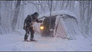 Surviving 2 Days in a Massive Snowstorm at -15°C Inside a Hot Tent With Luxury Meals