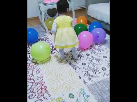 Ankara havası oynayan 1 yaşındaki bebek