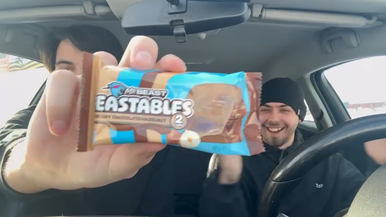 ПРОБУЮ ВКУСНЫЕ НОВИНКИ 2026 ГОДА И НЕ ТОЛЬКО (VK лимонад, Lays, Feastables, Алёнка, Mars, Milka)