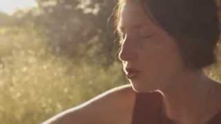 Alina Hardin, "Wicked Game" (cover) live session in the vineyards at Huichica chords