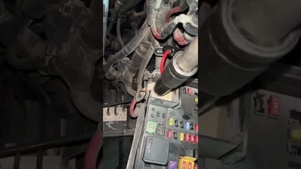 Car Fuse Box Inline Fuse Wire Bypass Tutorial! 🛠️⚡ #shorts #carrepair #mechanic #electrical #viral