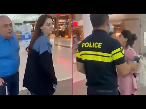 აეროპორტში პროტესტის გამო მოქალაქე დააკავეს, მისი თანმხლები პირი კი რეისიდან მოხსნეს