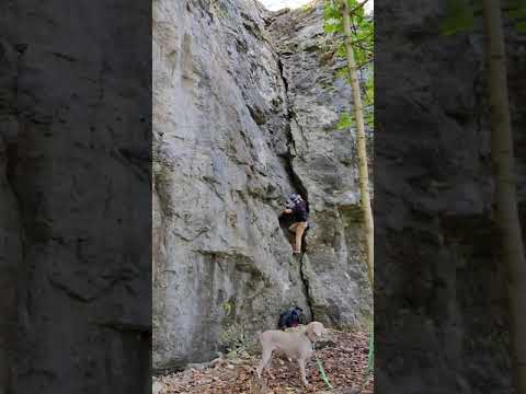 Solo Climb On Easy Crack 