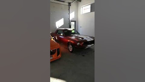 Ak-47 Garáž postavila auto které si záhralo v klipu s Rihannou je to škodovka a má VR6