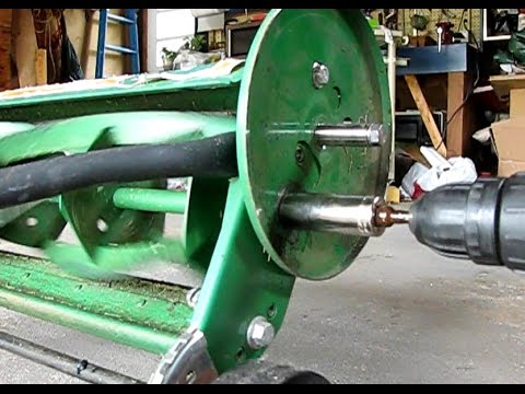 How to sharpen a Scott's reel mower - YouTube