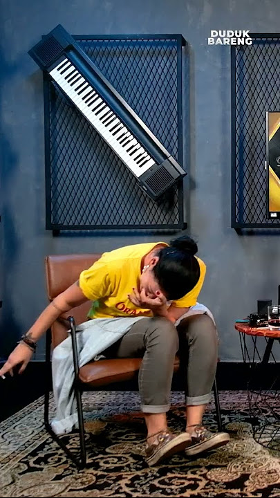 Faank Wali is the most handsome man for Melanie Subono. #SittingWithAnji