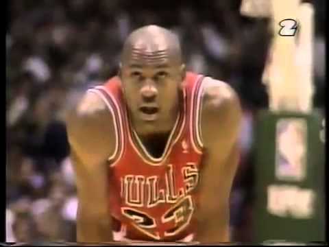 Video: Michael Jordan Vtipkuje O Memech, Kde Vychází Pláč