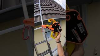 #safetygehtfirst Lock Jaw auf Dach PRO Shop #dachdecker #leiter #sicherheit #feuerwehr
