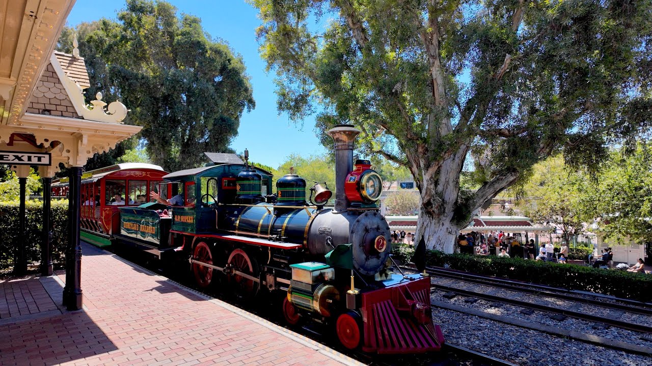 Disneyland Railroad Main Street, U.S.A Station [4K POV] 60fps