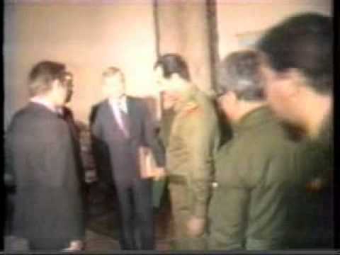 pix Rumsfeld Hussein Photo shaking hands with saddam hussein