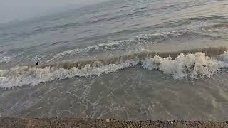 Imjado. a south estern island the waves were impressive to ebbing into the road. 임자도 이흑암리 파도. 귀촌자 방문