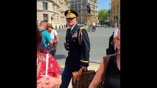 RARE! Senior U.S. Soldier Visits The Kings Guard at Whitehall!