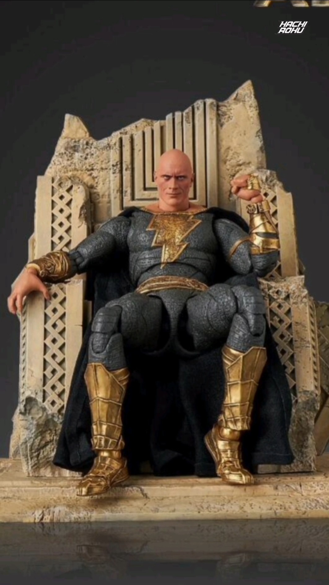 MAFEX - Black Adam Action Figure 1/12 Scale Black Adam (Gold Suit