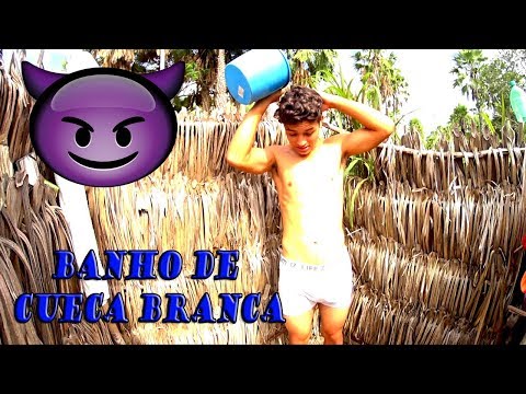 #DESAFIO BANHO FRIO DE CUECA BRANCA NO BANHEIRO DE PALHA