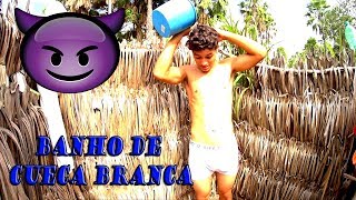 #DESAFIO BANHO FRIO DE CUECA BRANCA NO BANHEIRO DE PALHA