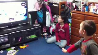 The Kids Playing Xbox 360 Kinect For The First Time