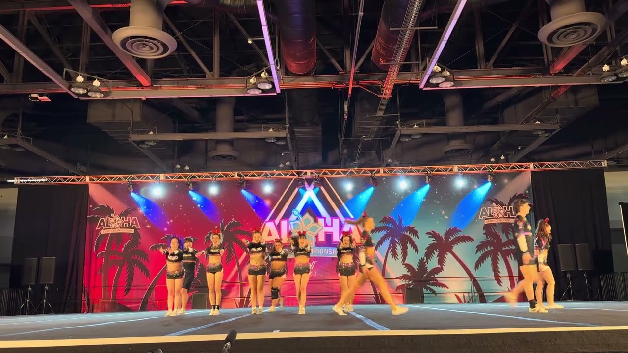 Hero Athletics Tit4and Aloha Day 2 2026 fan view