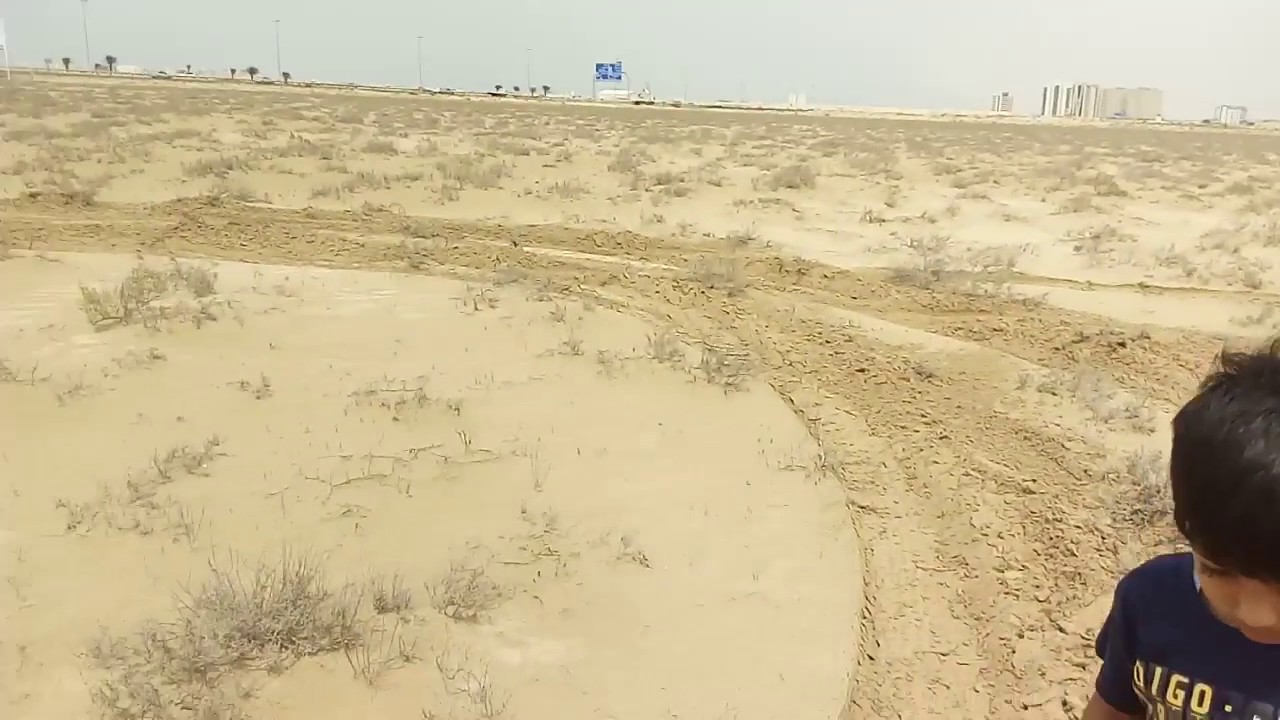 4x Fun.. AVi inspecting the circle we dug