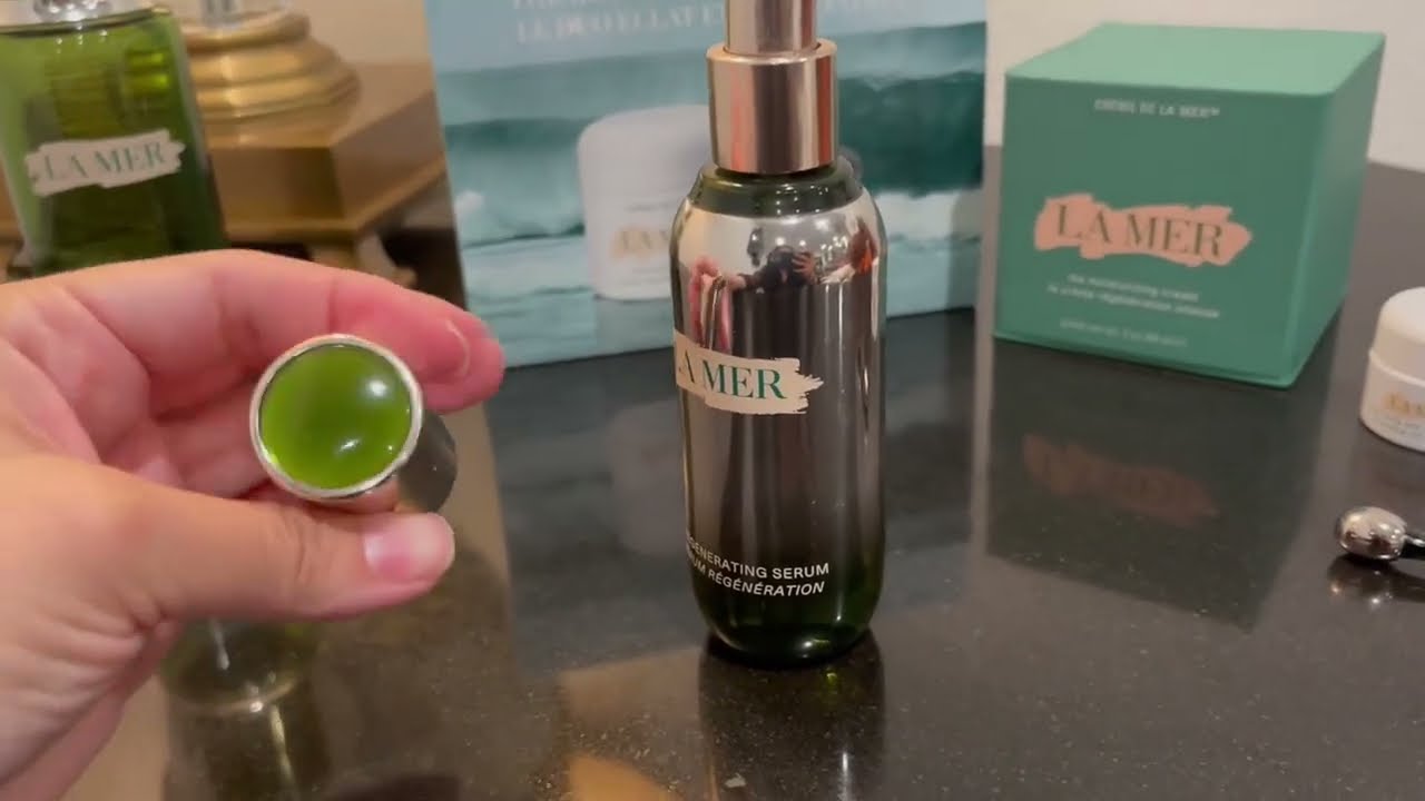 CloseUp & Review of La Mer Regenerating Serum