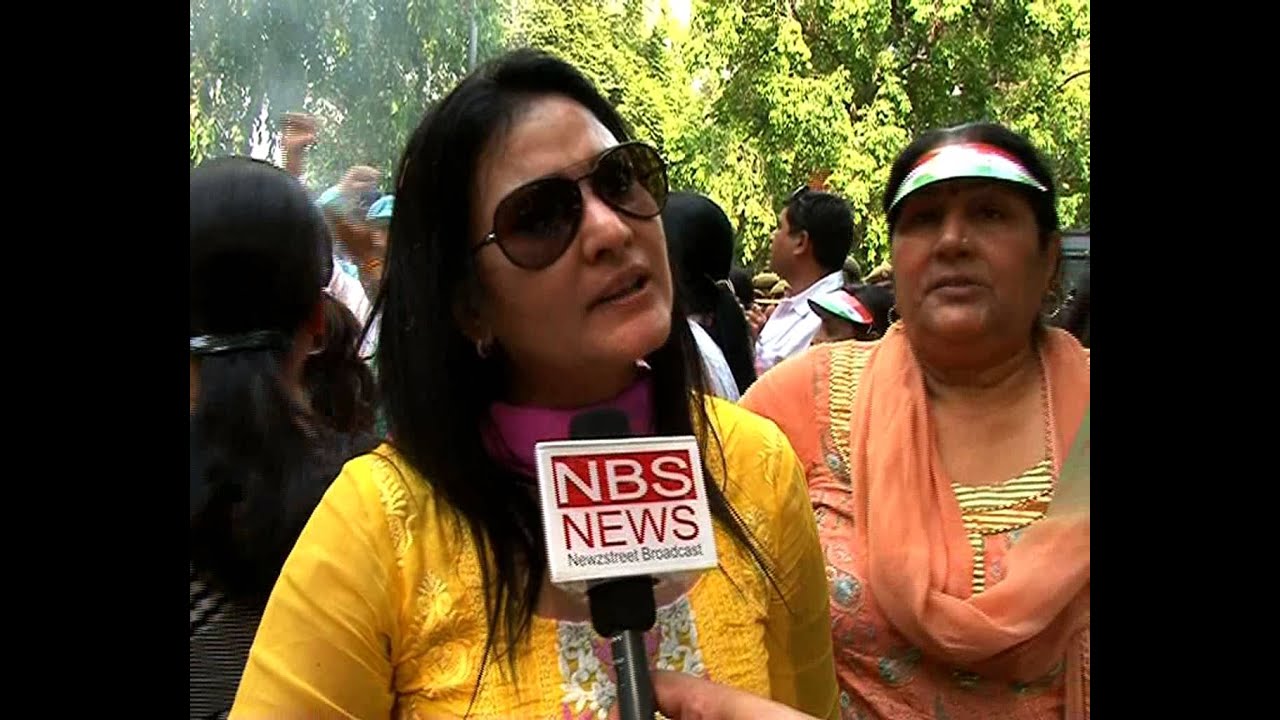 Congress women workers stage protest at BJP office