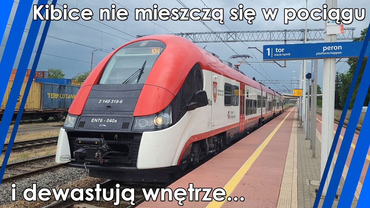Chwilę później urwali drzwi! - Kibice Lecha ledwo mieszczą się w pociągu i opóźniają odjazd [Gądki]