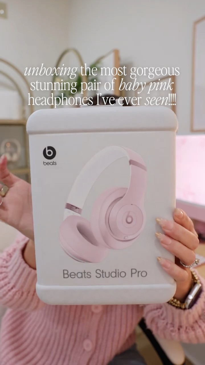 unboxing the cutest pink beats headphones!! BEATS STUDIO PRO