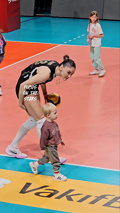 Young Man Never Look Back at Zehra Gunes. #zehragunes #zehragüneş #volleyball #voleybol #voleibol