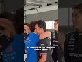 El abrazo de Colapinto y Checo Pérez