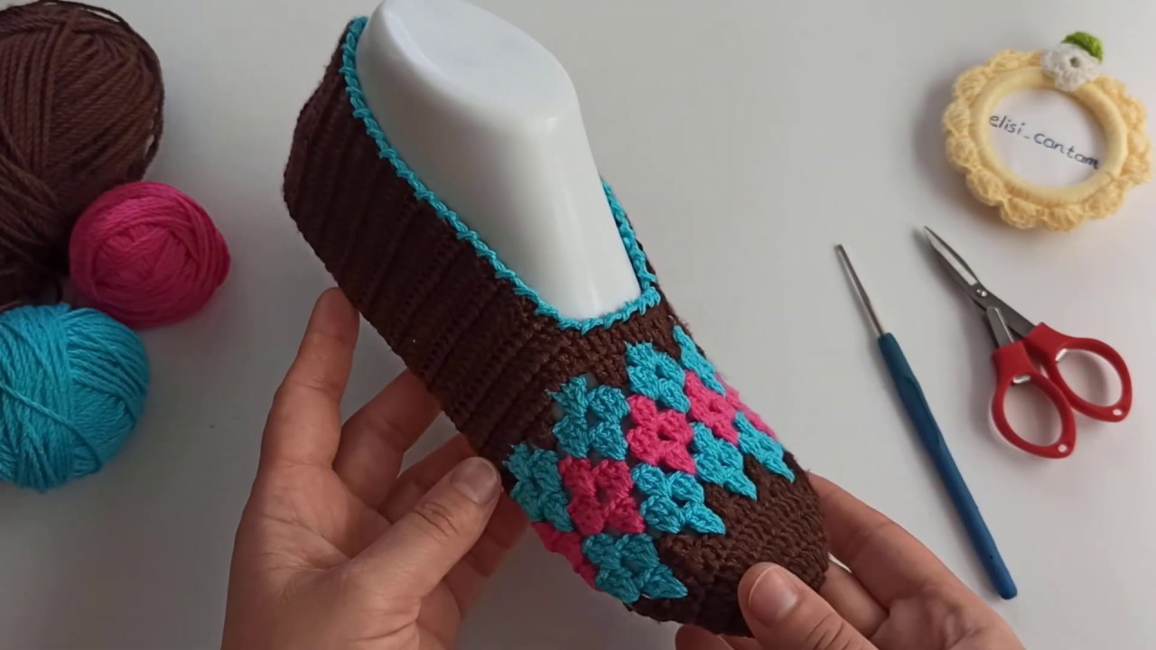 Kilim Desenli Patik Modeli