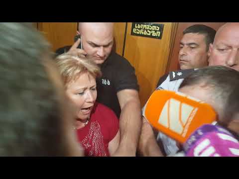 დაპირისპირება საკრებულოში