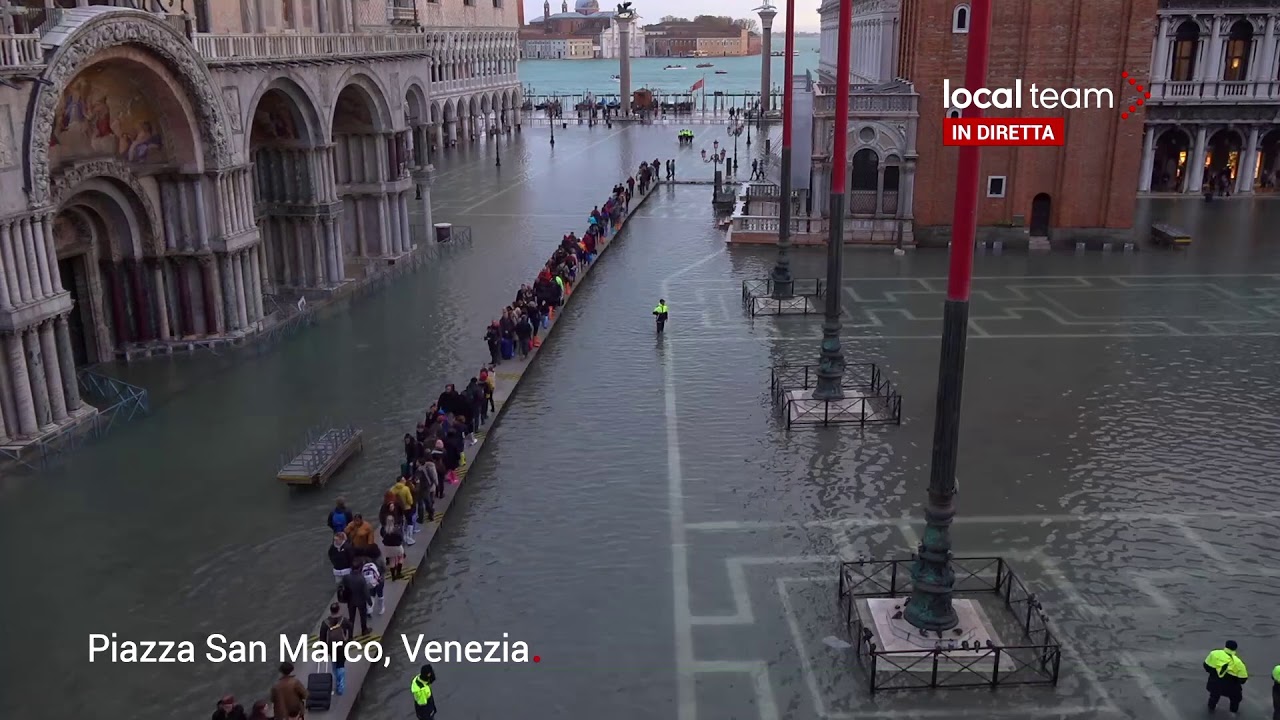 LIVE Acqua alta Venezia, atteso nuovo picco eccezionale: diretta video