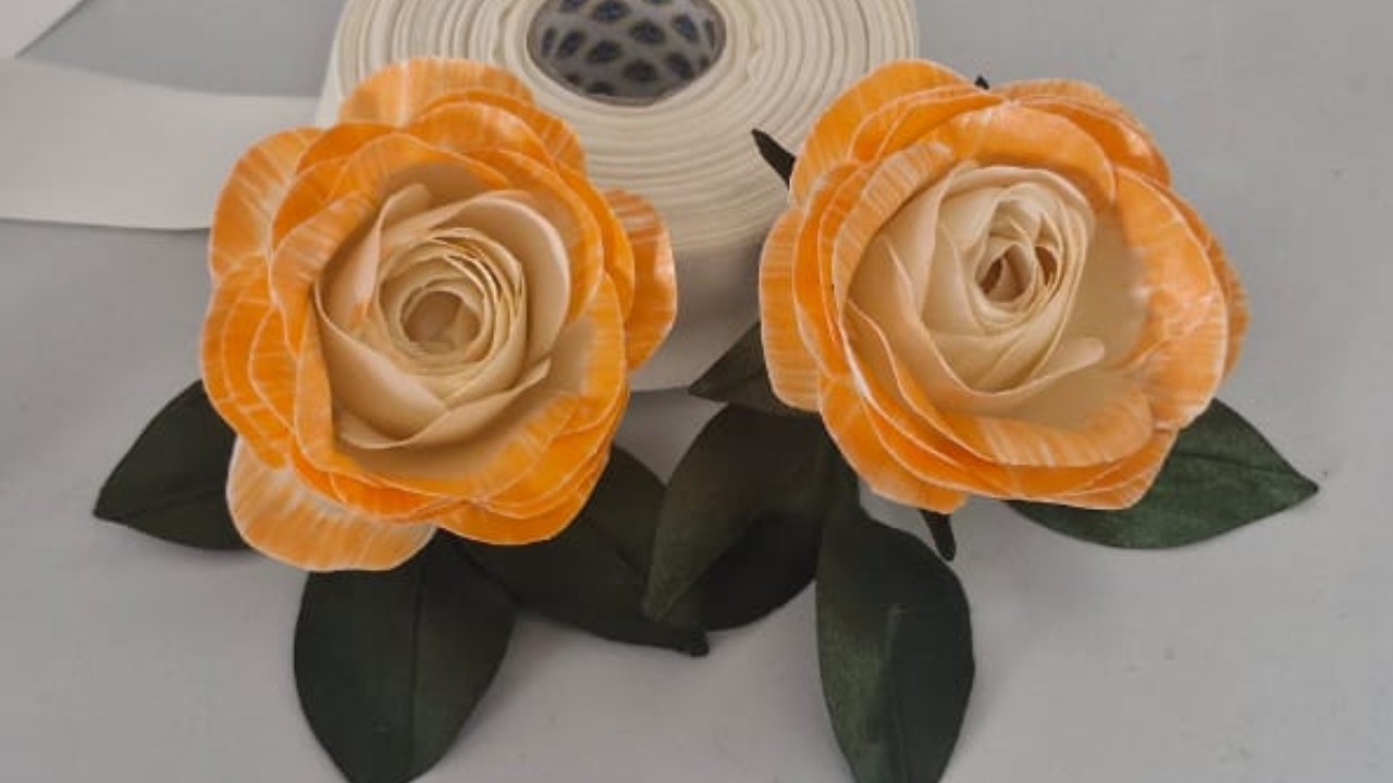 Nueva forma para hacer rosas eternas fácil / aprende hacer rosas con cinta